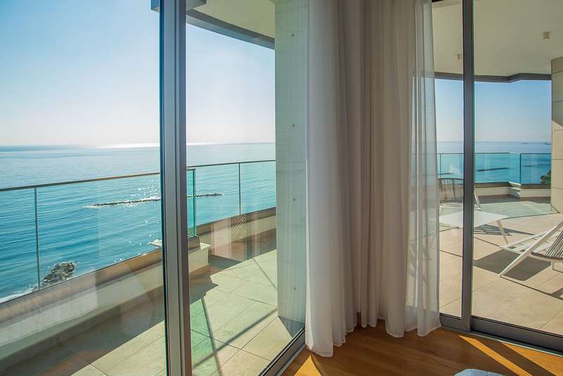 Sea front luxury Apartment image