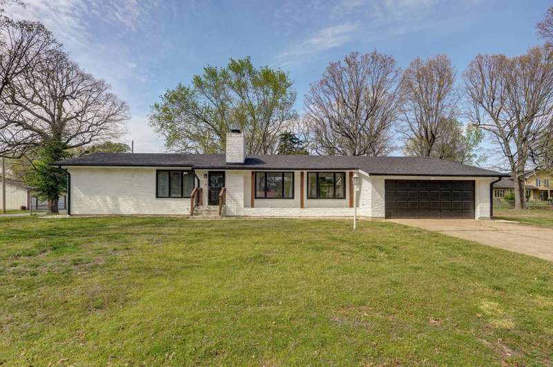 704 Kings St-1