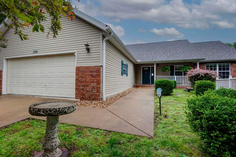 Country Bluff (2)