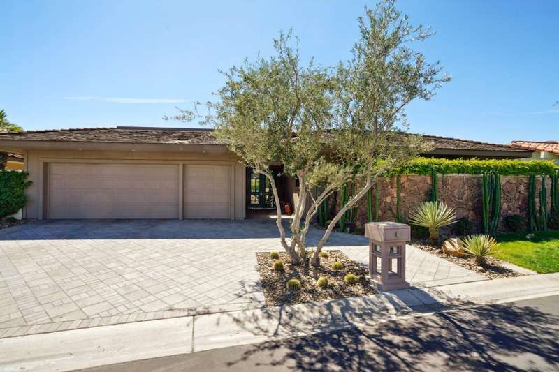 4-web-or-mls-Mt Holyoke Dr-26032025-004