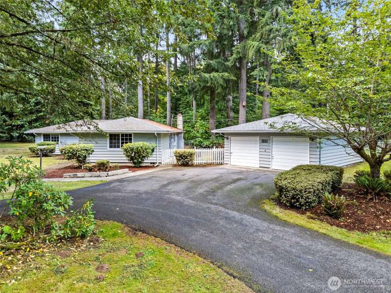 Beautiful Grounds and large driveway