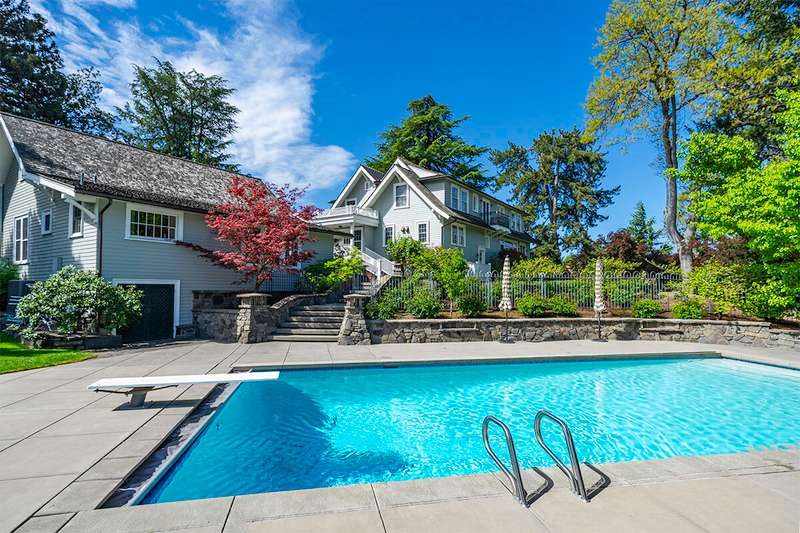 Pool, guest house & main home.