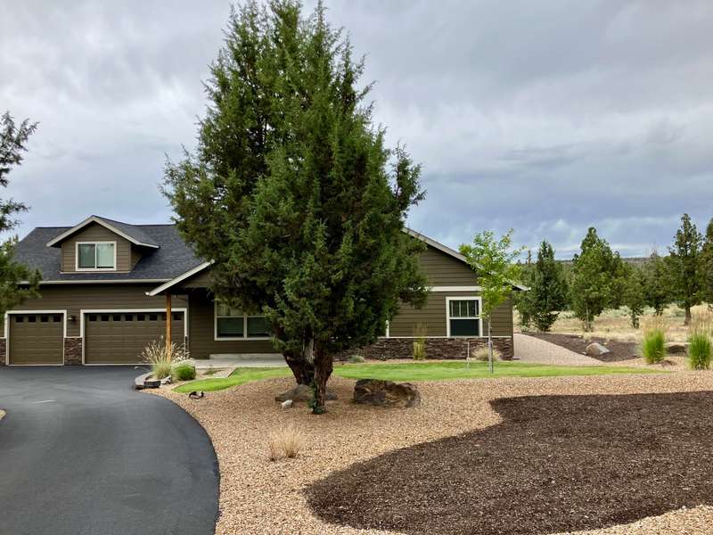 Great Location in Gated Community!