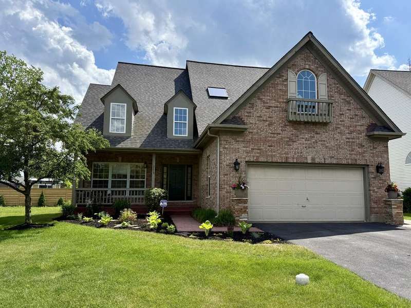 Newer 5-bed/2.5 bath Glenview home!