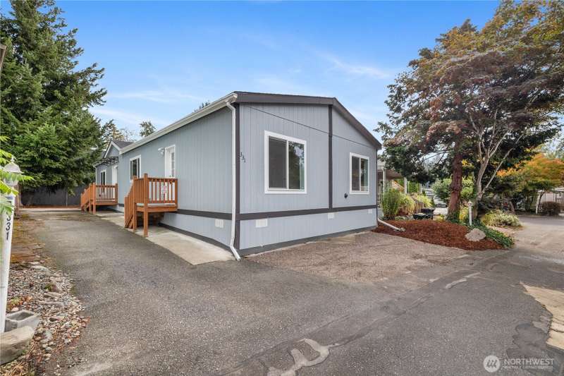 Drive up like you own the place… because you could! Enough Parking for 3!