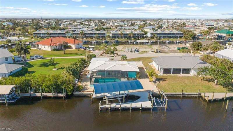 The Fisherman's DREAM Home!!!