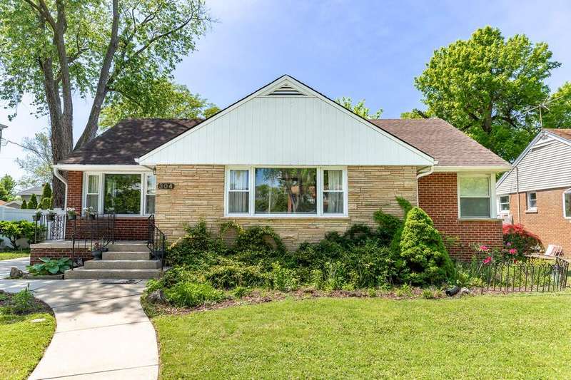 304 Beverly Pl-7