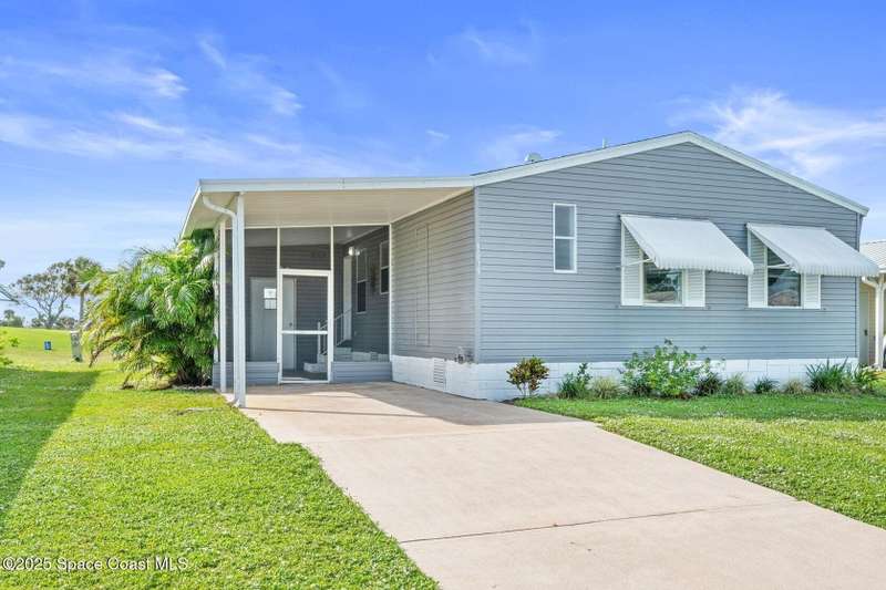 1039 Royal Palm front left,edited