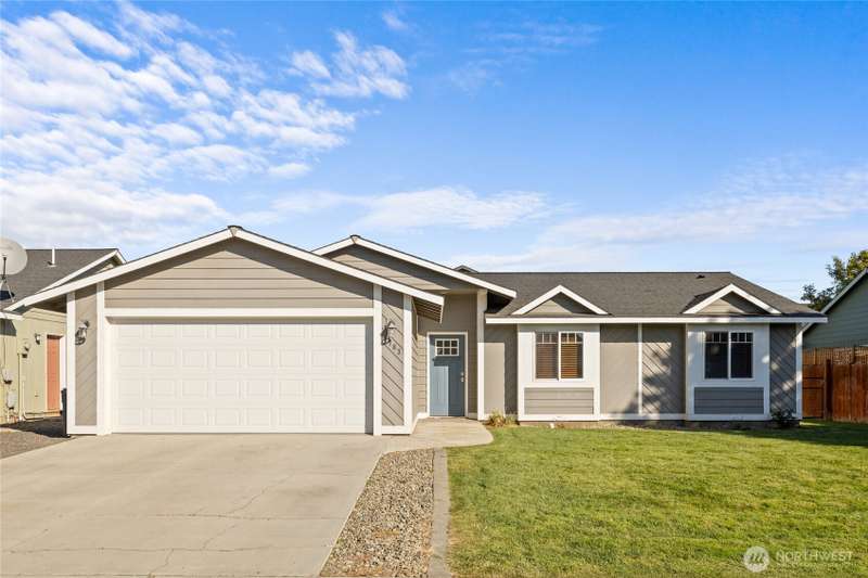 WELCOME TO 1703 E Hobert Ave in Ellensburg's desirable Vista View Estates and NO HOA!