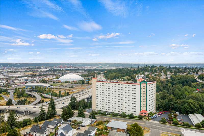 HOA Provides Common Area Maintenance, Garbage, Lawn Service, Road Maintenance, Snow Removal, Sewer, Water