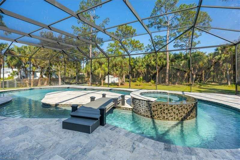 Lazy River Pool with Spa (Salt Water)