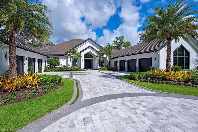 Side with 6 Car Garage