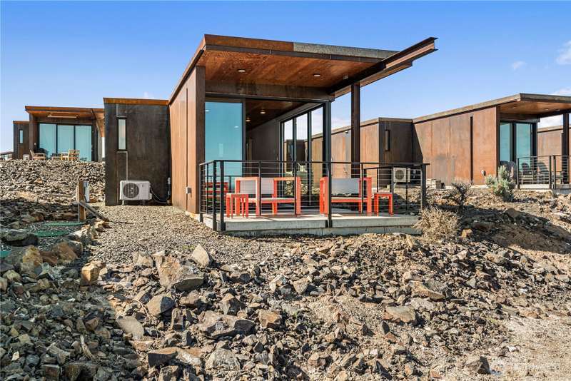 Welcome to 23692 NW Cliffe Pointe Rd #6C