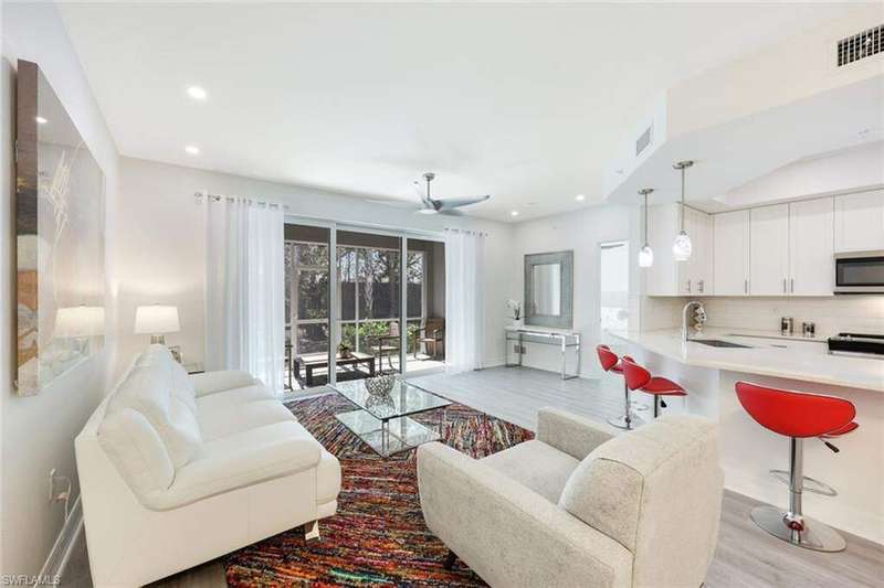 Open Floor Plan w/ split bedrooms