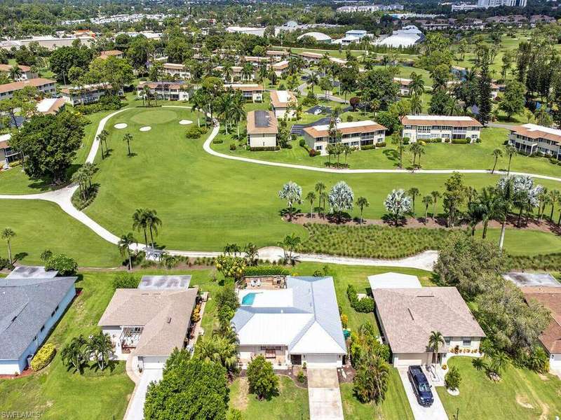 Birds eye view of property