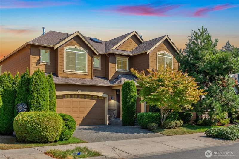 Beautifully maintained Murray Franklyn home perfectly positioned across from a park.
