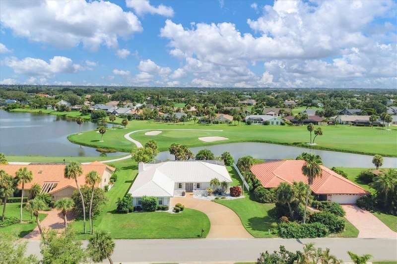 Expansive golf course views