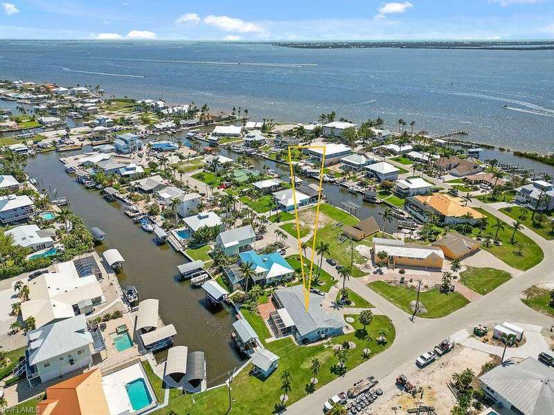 Oversized Deep Water canal with Gulf access