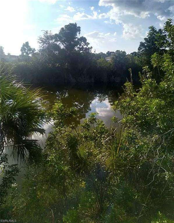 View of nature featuring a water view