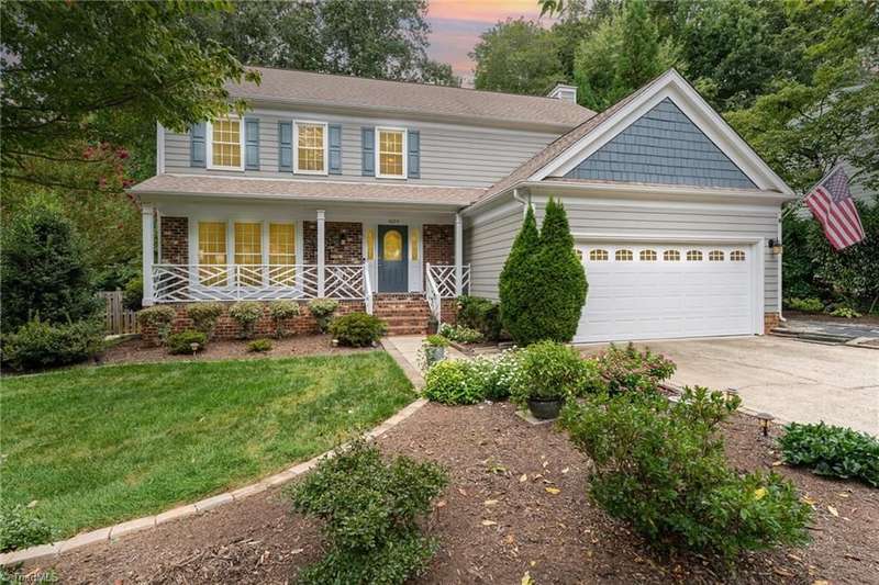 Beautiful home that has been well maintained inside and out