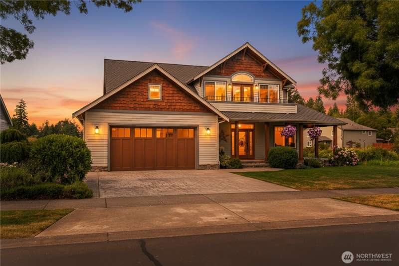 Welcome home to 8635 Cambridge Loop