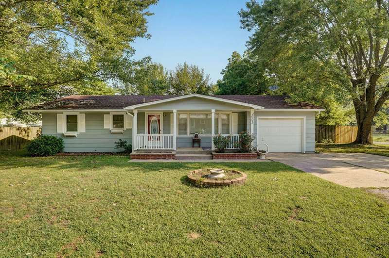 603 Maple St-1