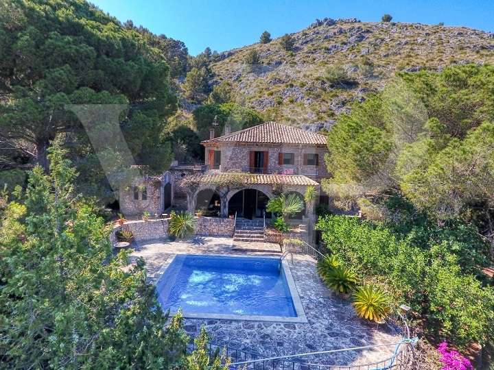 Mallorquinischer Herrenhaus mit Pool in Pollensa, Mallorca