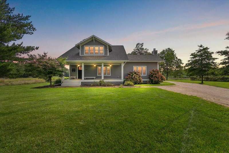Welcome Home! Beautiful country setting.