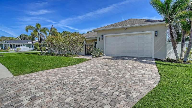 CUSTOM BUILT 2017 LOCATED IN DESIRABLE PALMA SOLA PARK