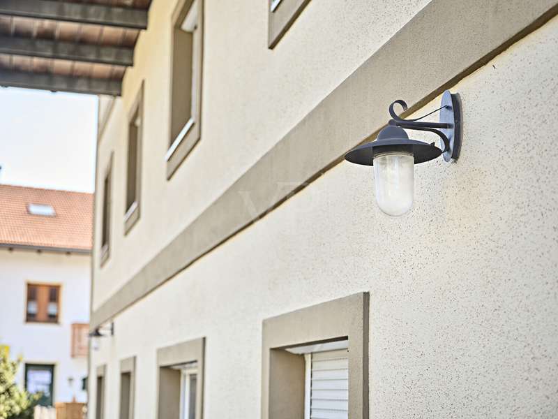 Hausansicht mit Treppenaufgang