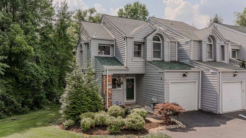 Welcome to 316 Pleasant Knoll Ct