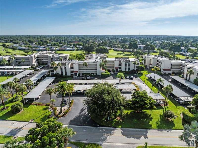 Birds eye view of property