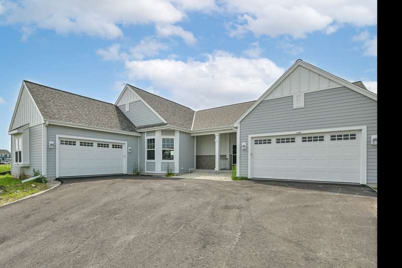 Move-In Ready Ranch Condo!