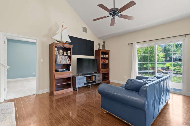10_305 bennett springs ct-10