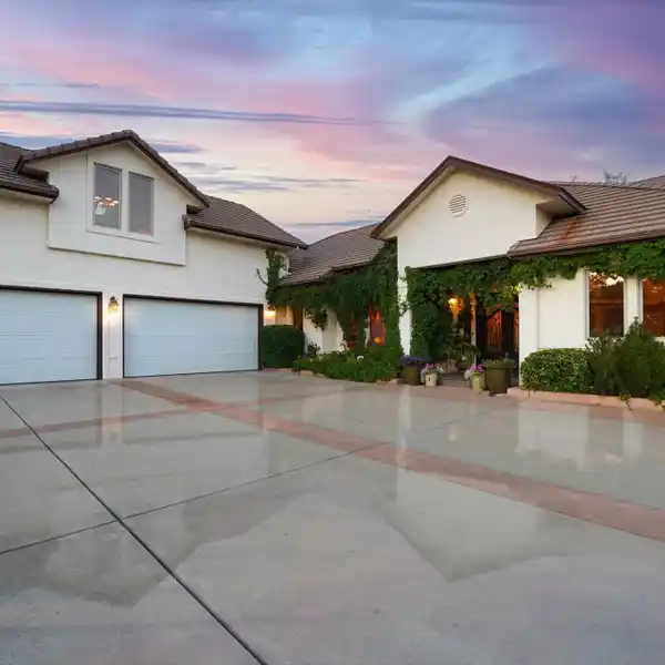 Luxurious Estate on 1.85 Acres with Mountain Views