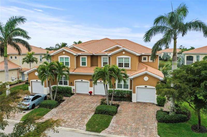 View of the front of the home