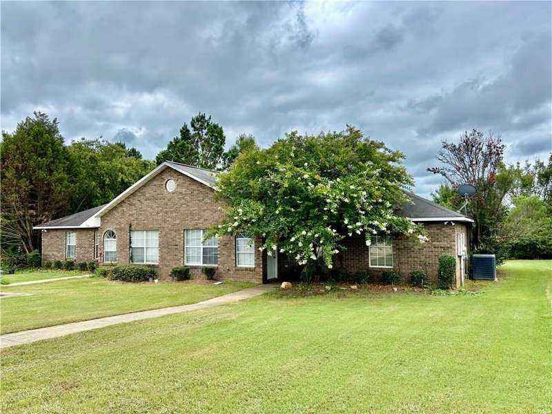 1982 and 1984 Woodview Court.  Note:  All interior