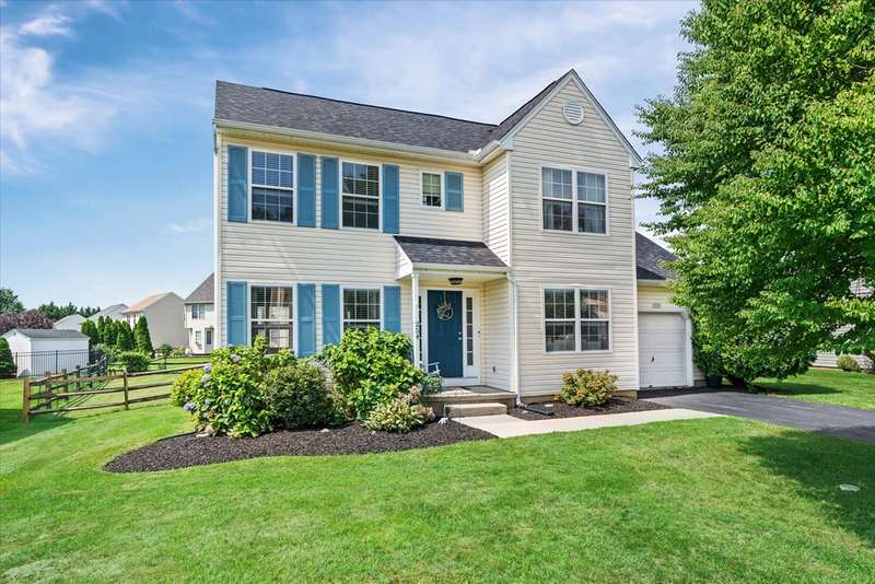 Welcome! 254 E Flagstone Drive