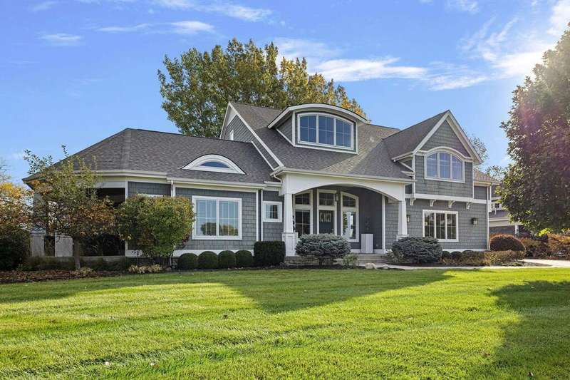 Amazing home in Harbor Shores!