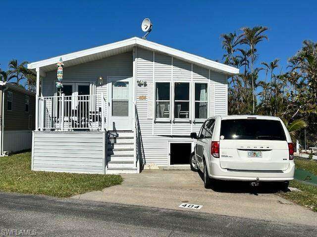 View of front of house with porch