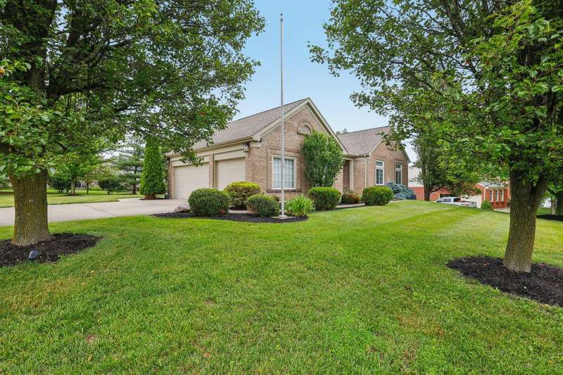 5-web-or-mls-Treetop Ln-0606-005