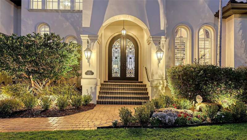 Truly a magical & elegant entryway to impress all your guests