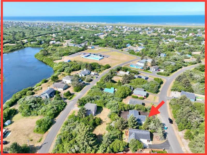 New Darling Residence near beach access, park w/kayak launch, outdoor pool, and miles of fresh waterways at Ocean Shores, Washington!