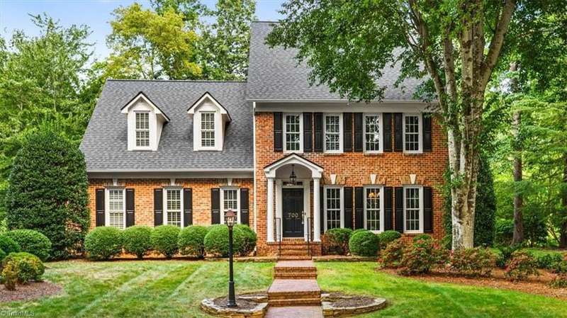 700 Topwater Lane