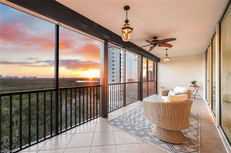 Gorgeous sunset views from your lanai.