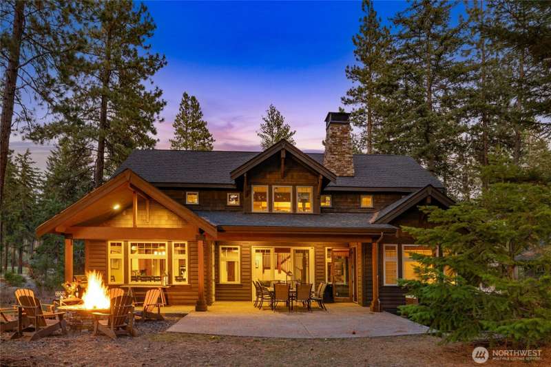 Welcome Home! 2015 Woodridge Home. Pre-inspected and ready to go!