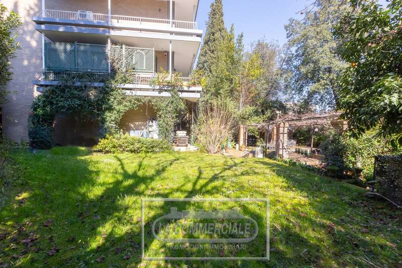 via -luciani-lacommerciale-roma-1.jpg