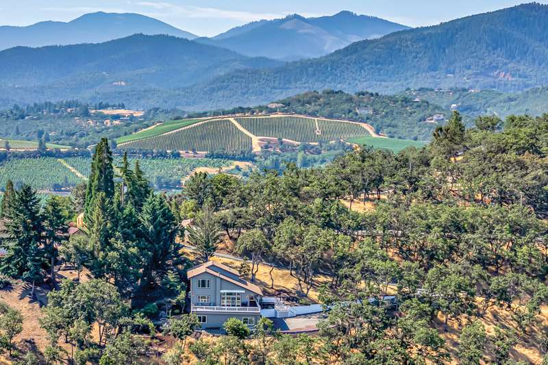 3235 Carriage Drive, Medford, OR 97501