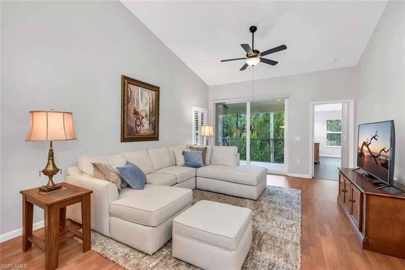 Open floor plan, light and bright, vaulted ceilings, beautifully furnished
