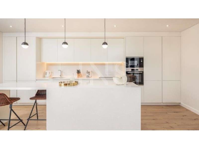 Apartamento para Venda, em Alc?ntara junto ao rio Tejo, totalmente mobilado e equipado